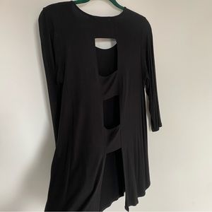 3/4 sleeve black shirt